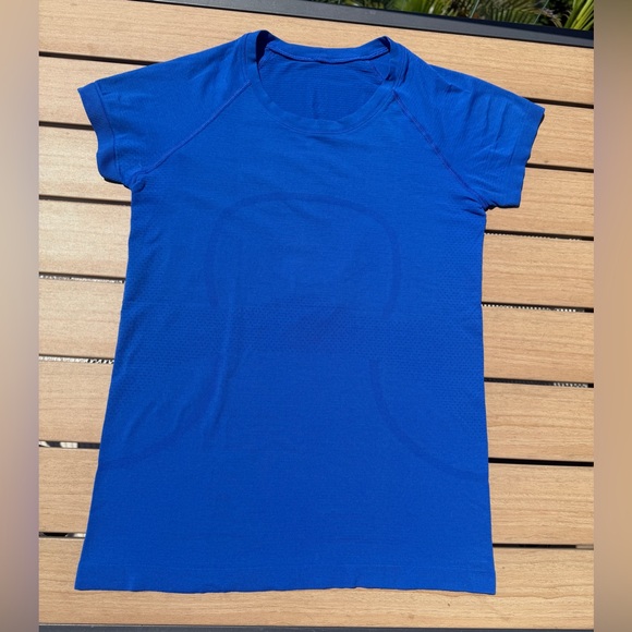 💙 lululemon swiftly tech, short sleeve tee hip length blue size 6 - Picture 9 of 11